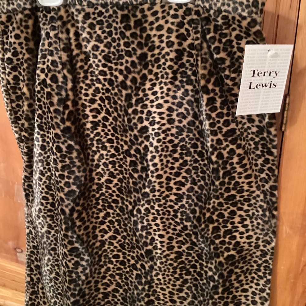 NWT Terry Lewis Cheeta Print Faux Fur Skirt L NWOT
